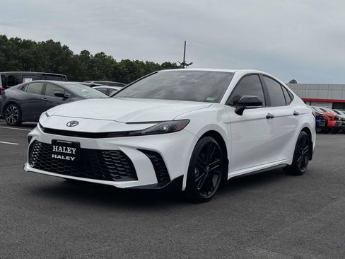 Used 2026 Toyota Camry Hybrid w/ Convenience Package FWD image 26