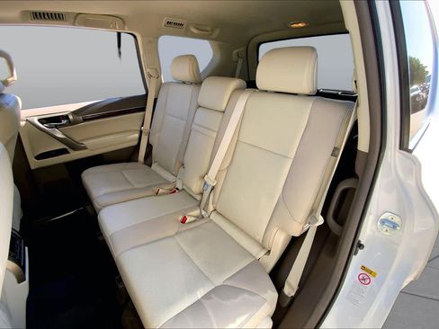 Used 2015 Lexus GX 460 w/ Premium Package AWD/4WD image 21
