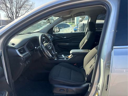 Used 2018 GMC Acadia SLE image 5