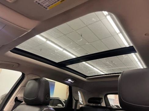 Used 2017 Cadillac XT5 Luxury w/ Driver Awareness Package FWD image 19