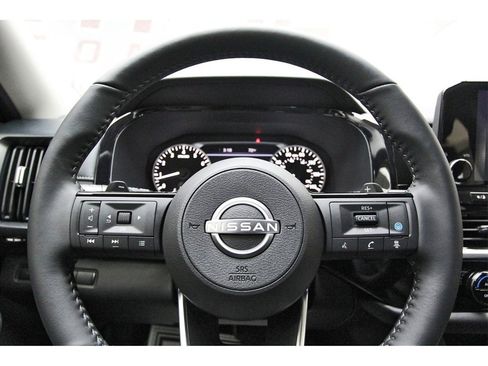 New 2025 Nissan Pathfinder SL image 11