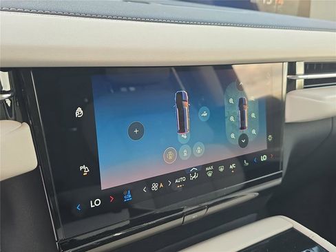 New 2026 Lincoln Navigator Premiere AWD/4WD image 20