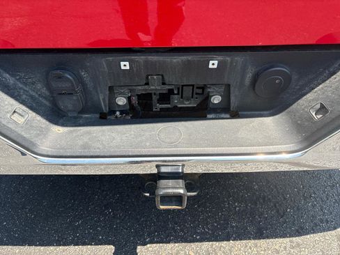 Used 2022 Chevrolet Silverado 1500 LT AWD/4WD image 5