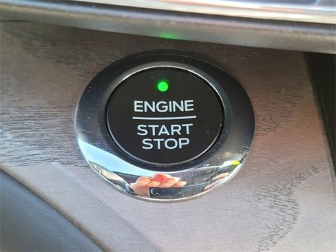 Certified 2021 Ford Explorer Platinum w/ Equipment Group 601A image 28