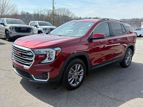 Used 2023 GMC Terrain SLT w/ LPO, Floor Liner Package AWD/4WD image 4