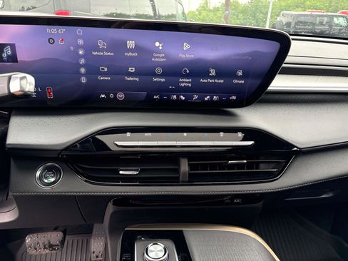 Used 2025 Buick Enclave Avenir w/ Super Cruise Package AWD/4WD image 13