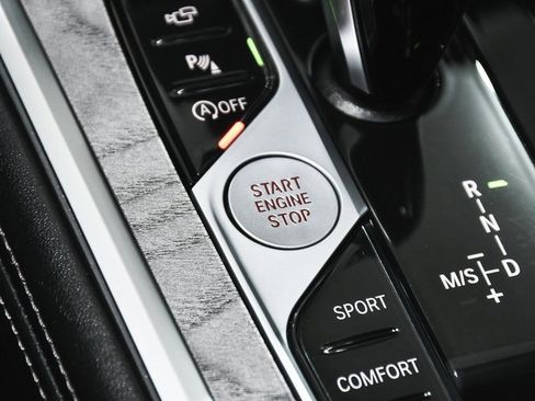 Used 2022 BMW 840i xDrive Convertible w/ Driving Assistance Package image 39