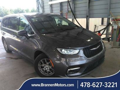 Used 2023 Chrysler Pacifica Touring-L