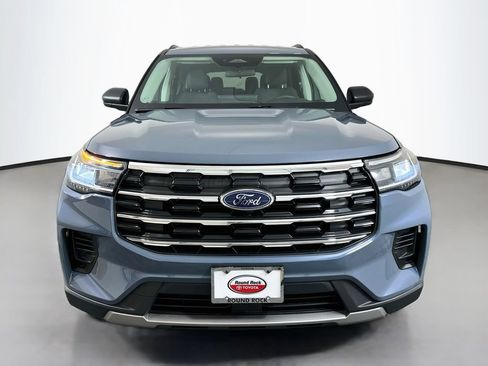 Used 2026 Ford Explorer Active RWD image 2
