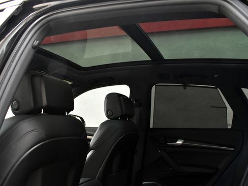 Used 2019 Audi SQ5 Prestige w/ Prestige Package image 24