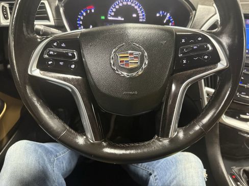 Used 2015 Cadillac SRX Luxury image 16