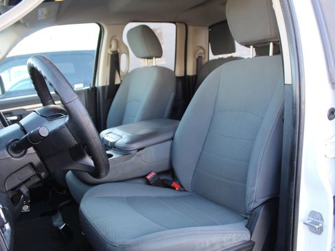 Used 2016 RAM 1500 Classic SLT AWD/4WD image 8