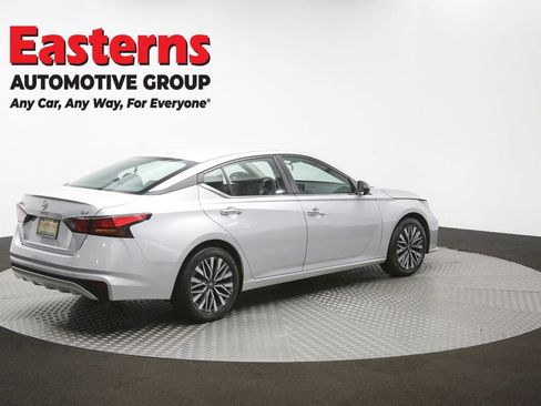 Used 2024 Nissan Altima 2.5 SV FWD image 40