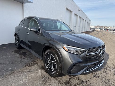 Certified 2025 Mercedes-Benz GLC 300 4MATIC image 4