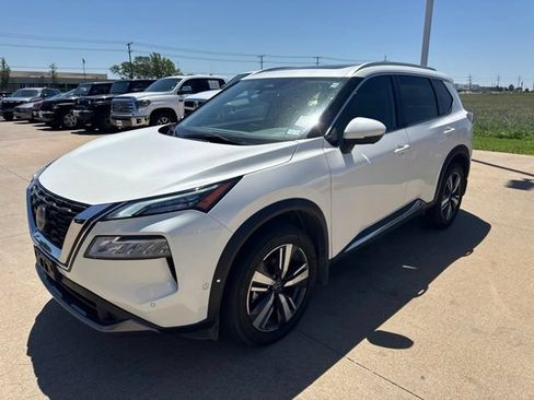 Used 2023 Nissan Rogue SL w/ SL Premium Package FWD image 2
