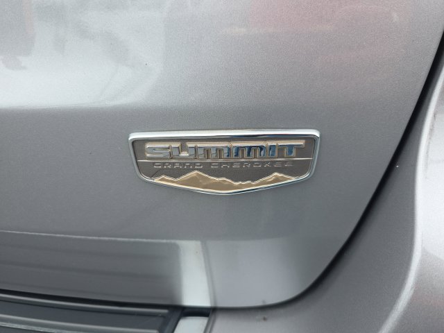 Used 2020 Jeep Grand Cherokee Summit AWD/4WD image 51