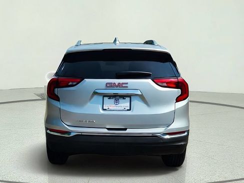Used 2021 GMC Terrain SLT FWD image 4