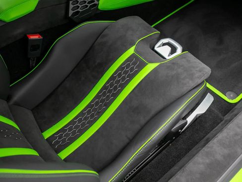 Used 2024 Lamborghini Huracan Tecnica RWD image 41