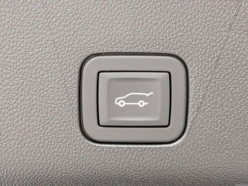 New 2026 Chevrolet Suburban Premier image 14