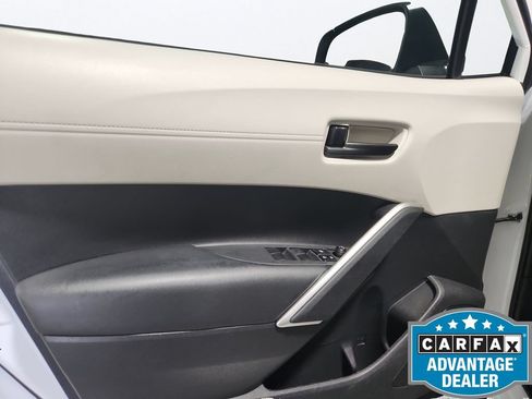Used 2022 Toyota Corolla Cross LE FWD image 18