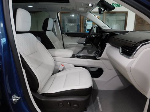 Used 2024 GMC Acadia Denali image 96