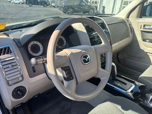 Used 2010 MAZDA Tribute i Sport image 11