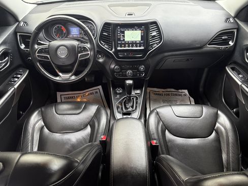 Used 2019 Jeep Cherokee Limited w/ Luxury Group image 9