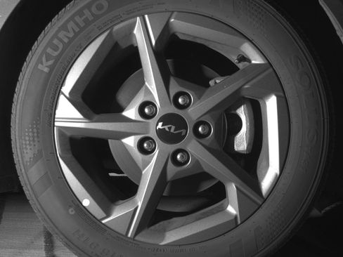 Used 2025 Kia K4 LXS image 13