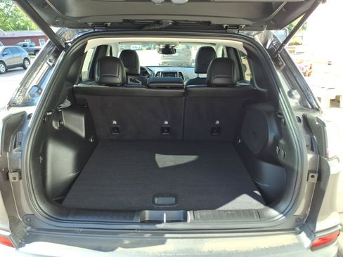 Used 2022 Jeep Cherokee Limited AWD/4WD image 20
