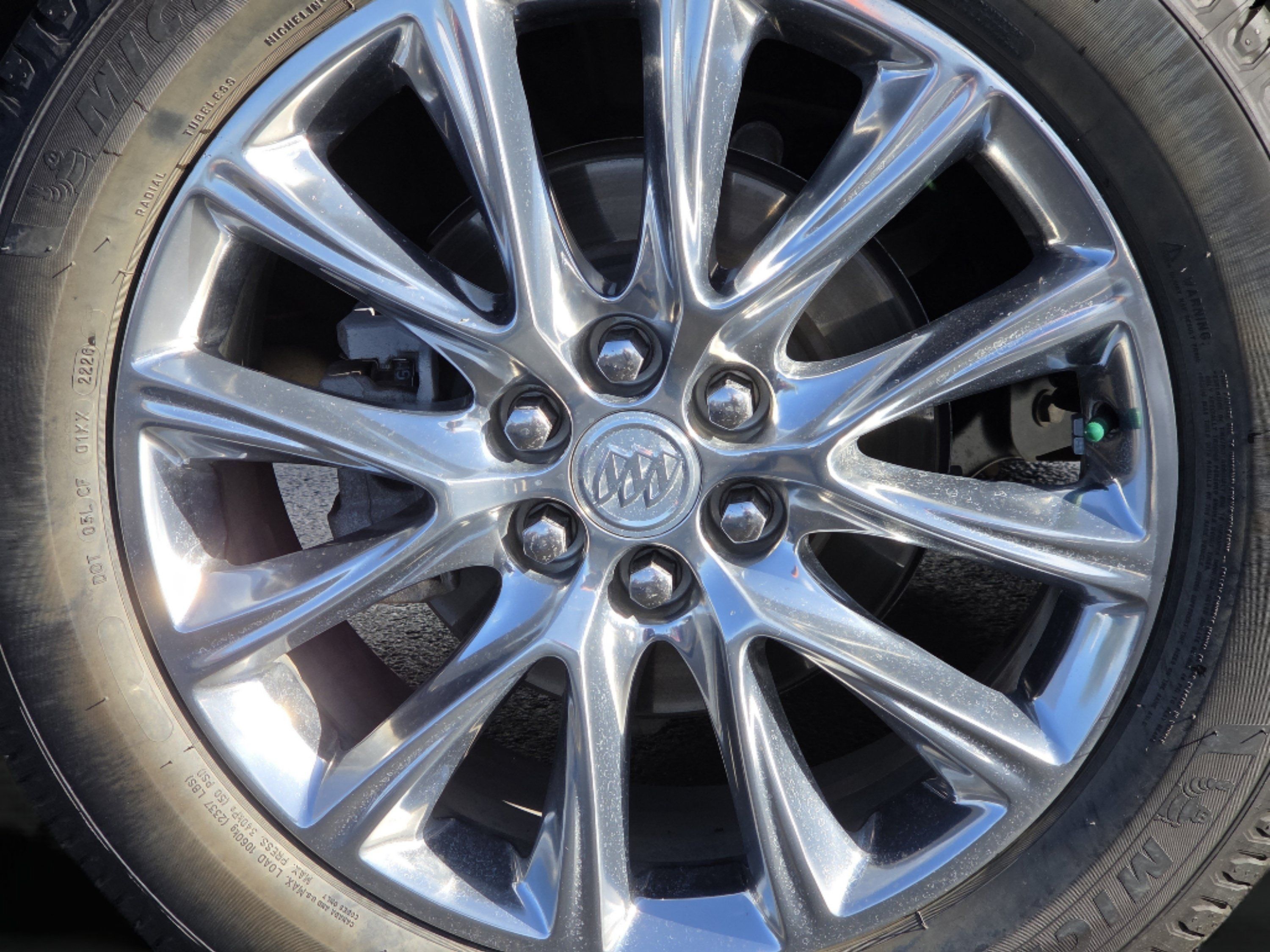 Used 2021 Buick Enclave Premium w/ Sun and Sites Package AWD/4WD image 19