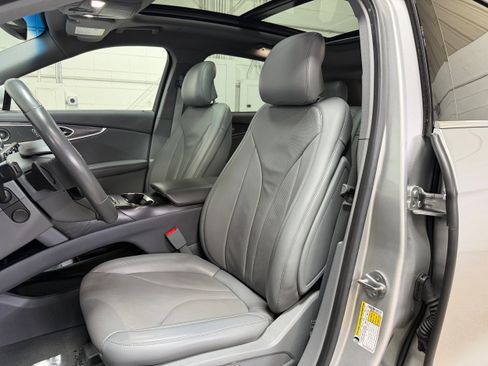 Used 2019 Lincoln Nautilus Reserve AWD/4WD image 10