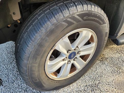 Used 2015 Ford F150 XL w/ Equipment Group 101A Mid RWD image 9