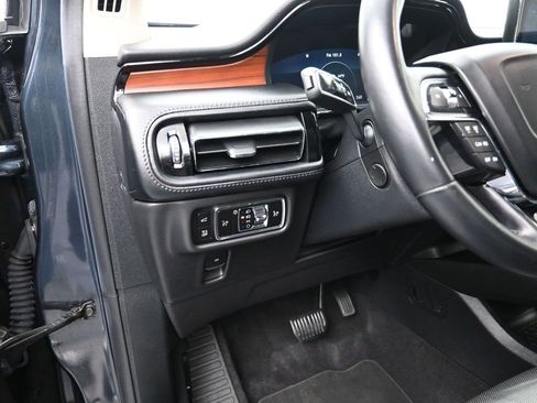 Used 2023 Lincoln Nautilus Reserve image 13