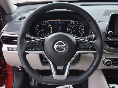 Used 2020 Nissan Altima 2.5 Platinum FWD image 20