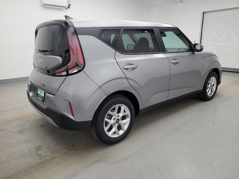 Used 2025 Kia Soul LX w/ LX Technology Package FWD image 10