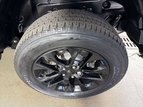 Used 2022 Jeep Wrangler Unlimited Sahara w/ Cold Weather Group AWD/4WD image 6