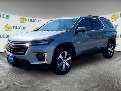 Used 2023 Chevrolet Traverse LT w/ LT Premium Package AWD/4WD image 3