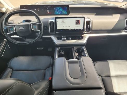 Certified 2025 Ford Expedition Platinum AWD/4WD image 14