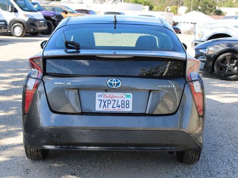 Used 2017 Toyota Prius Three w/ Carpet Mat Package FWD image 5