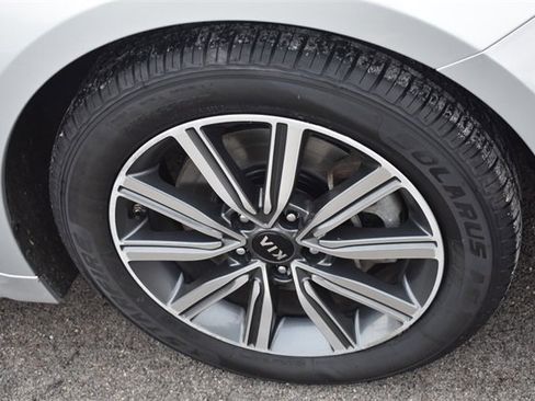 Used 2019 Kia Optima EX image 11