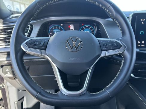 Used 2024 Volkswagen Atlas Cross Sport SE FWD image 19