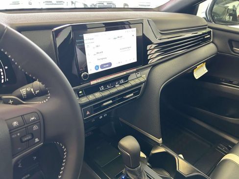 Used 2026 Toyota Camry SE FWD image 21