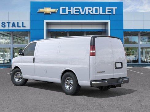 Used 2026 Chevrolet Express 2500 w/ Driver Convenience Package RWD image 3