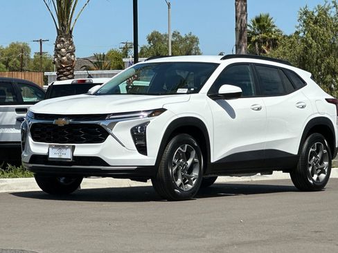 New 2026 Chevrolet Trax LT FWD image 8