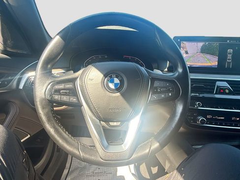 Used 2022 BMW 530i xDrive w/ M Sport Package AWD/4WD image 12