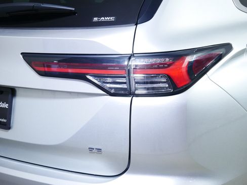 Used 2025 Mitsubishi Outlander SE AWD/4WD image 17
