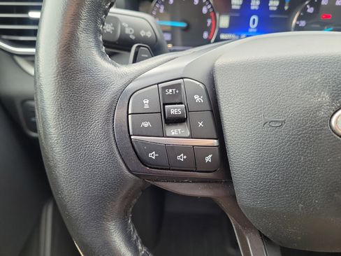Used 2020 Ford Explorer XLT w/ Equipment Group 202A AWD/4WD image 27