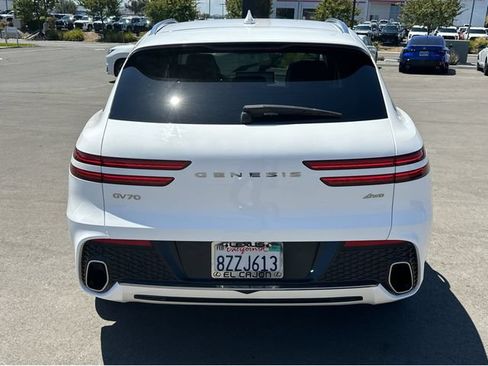 Used 2022 Genesis GV70 2.5T AWD/4WD image 5