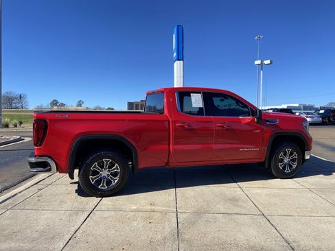 Used 2019 GMC Sierra 1500 SLE w/ SLE Value Package image 11