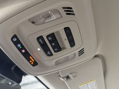 Used 2022 Buick Envision Avenir w/ Technology Package II AWD/4WD image 12